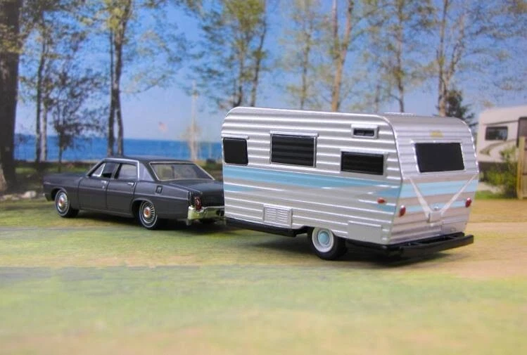 1967 Ford Custom / Galaxie + Siesta Camper Travel Trailer Retro Model Set 1/64 - Image 2 of 4