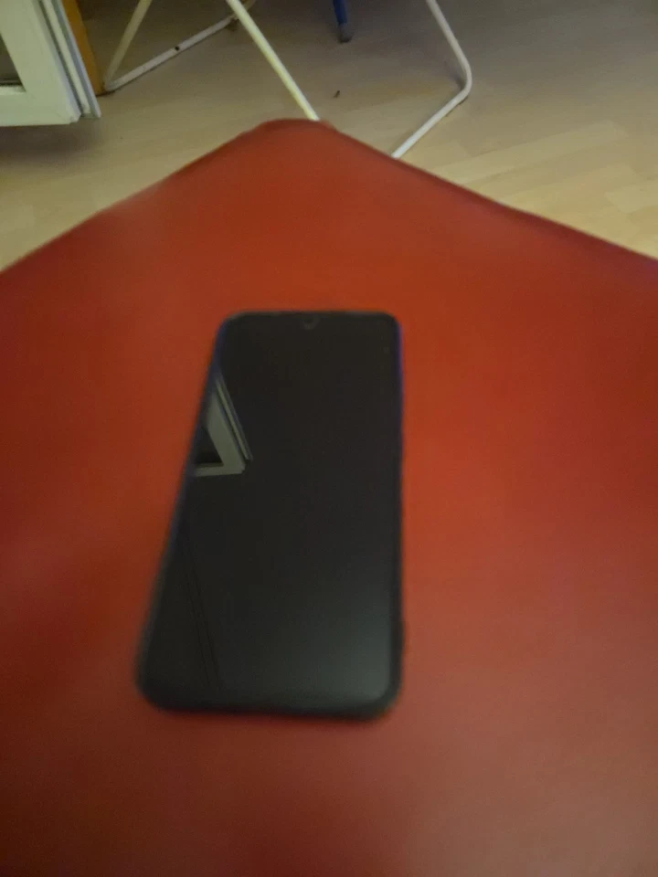 Samsung S23 Das Handy Hat Minimale Gebrauchsspuren, Funktioniert Einwandfrei, Foto 2 von 2