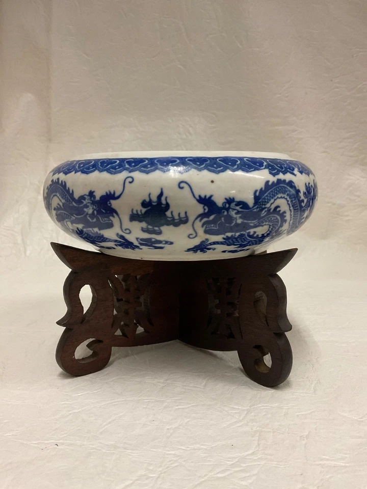 Lavadora de cepillo china vintage de porcelana azul y blanca Foto 3 de 4