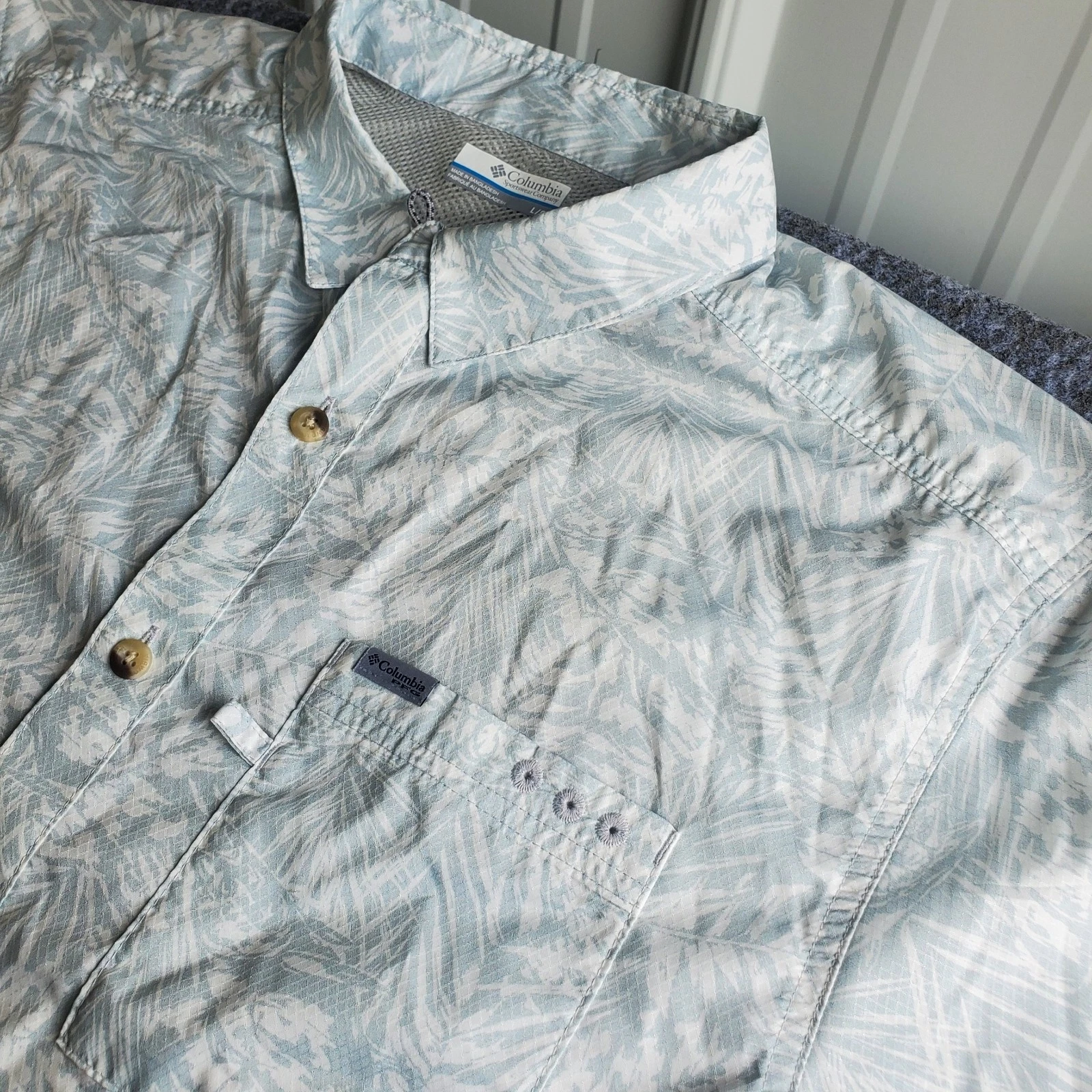 Columbia PFG Super Slack Tide Shirt Men’s L Green Fish Hawaiian Fishing AOP