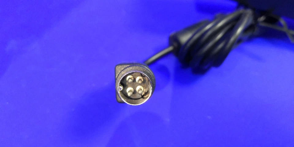 Original FSP FSP060-1AD101C Netzteil Ladegerät 12V 5A mit 4Pin LCD Monitor NEU - Bild 3 von 4