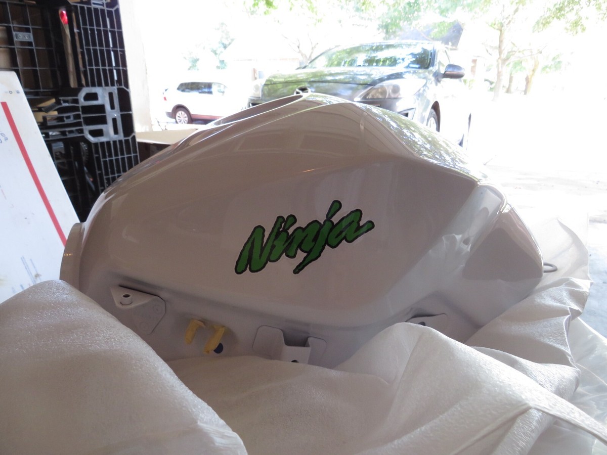 NOS Kawasaki Ninja EX300 ABS 2015 Genuine Fuel Gas Tank P.S White