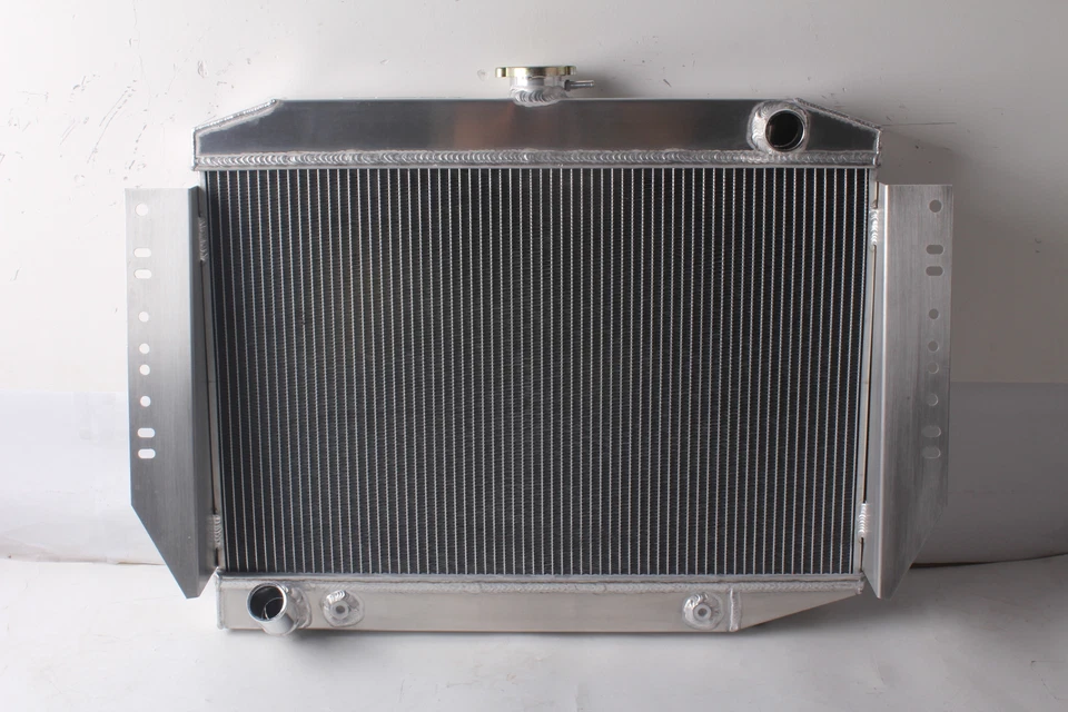 3 Row Radiator For 72-88 Jeep Cherokee / Grand Wagoneer J10 J20 5.9L 6.6L V8 - Imagem 2 de 4