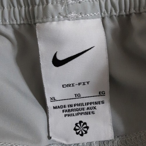 Nike Pastellgrün Sportshorts Training Dri-FIT Form 7inch Herren XL/TG Retro - Bild 7 von 10