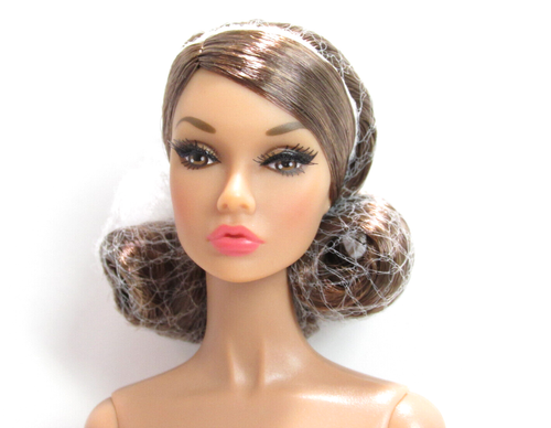 IT'S MY PARTY POPPY PARKER NUDE WITH STAND & COA INTEGRITY TOYS - Bild 4 von 6