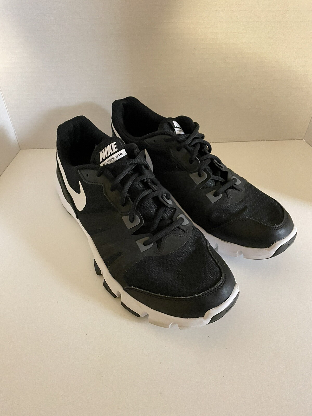 flex show nike