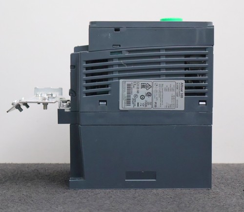 TELEMECANIQUE Frequenzumrichter ALTIVAR 320 ATV320H04N4C Input: 380/500VAC - Picture 5 of 8