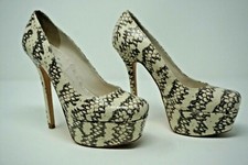 Alice  Olivia Larimore Snakeskin Leather Platform Heels Size 8.5