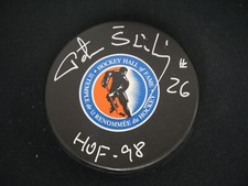 PETER STASTNY SIGNED HOCKEY HALL OF FAME PUCK INSCRIBED 