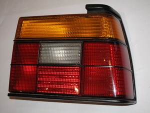 Orig. VW Jetta II (19E, 1G2) Rückleuchte Rücklicht rechts 165945112 Hella defekt