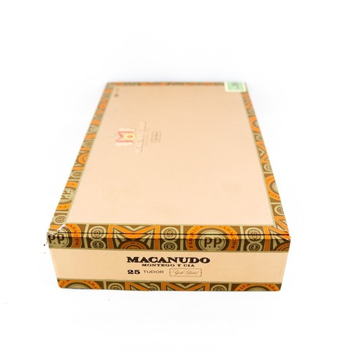 Caja de cigarros de madera vacía Macanudo Gold Label Tudor 10,5" x 6,5" x 2" - Imagen 9 de 12