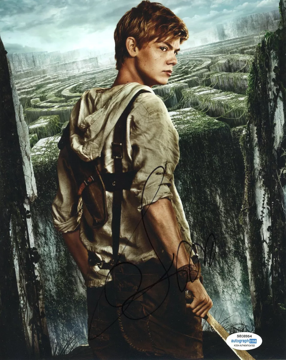 Thomas Brodie Sangster Maze Runner Autographed Signed 8x10 Photo ACOA 