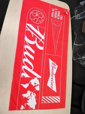 Budweiser Design Strandtuch ''THE WORLD IS YOURS TO TAKE'' rot/weiß
