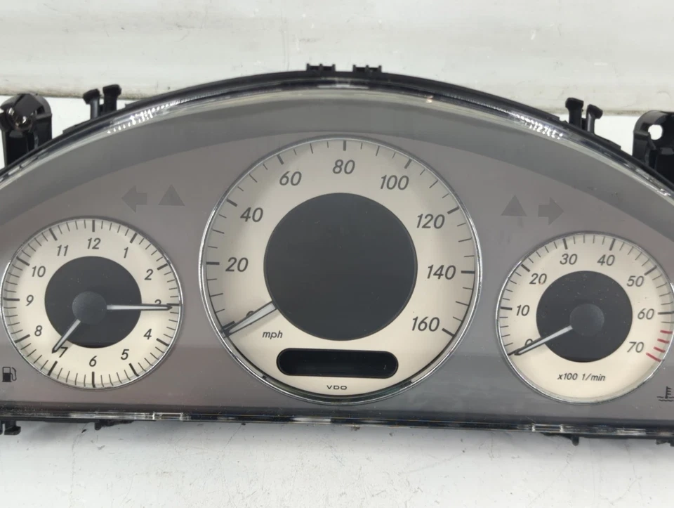 2007-2008 Mercedes-benz E350 Speedometer Instrument Cluster Gauges XFT70 - Image 4 of 4