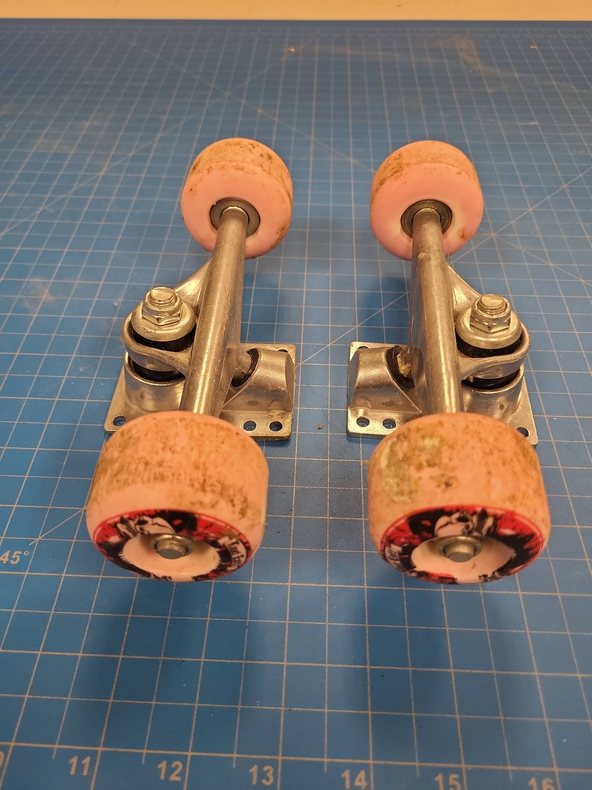Trucks Set Silver Tone Standard Mount Skate Board