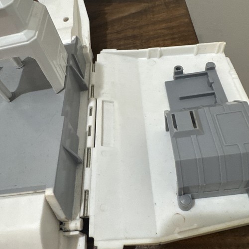 Playset pieghevole vintage 1991 Micro Machines Galoob Super City Van camper con auto - Foto 5 di 10