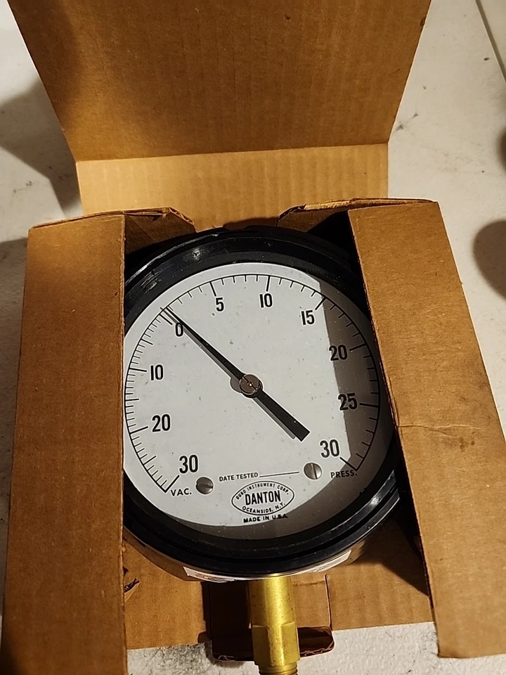 Danton 4 1/2" Compound Gauge Series 800 30-0-30 Pressure  Duro Instrument Corp. - Image 3 of 4