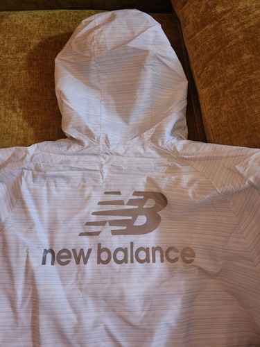 🔥NEW BALANCE WIND & WATER RESISTANT JACKET LIGHT BLUE SIZE XL - Picture 3 of 6