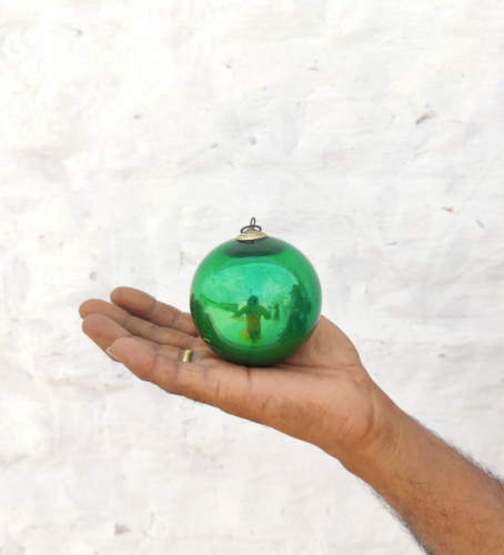 Antique Green Glass Heavy German Kugel 3" Christmas Ornament Swirl Cap Brass 747 - 第 1/7 張圖片