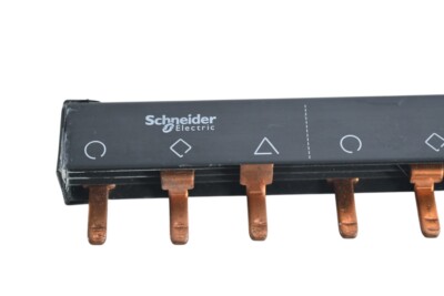 NEW Schneider Electric A9XPH357 Acti 9, comb busbar, 3L, 18 mm
