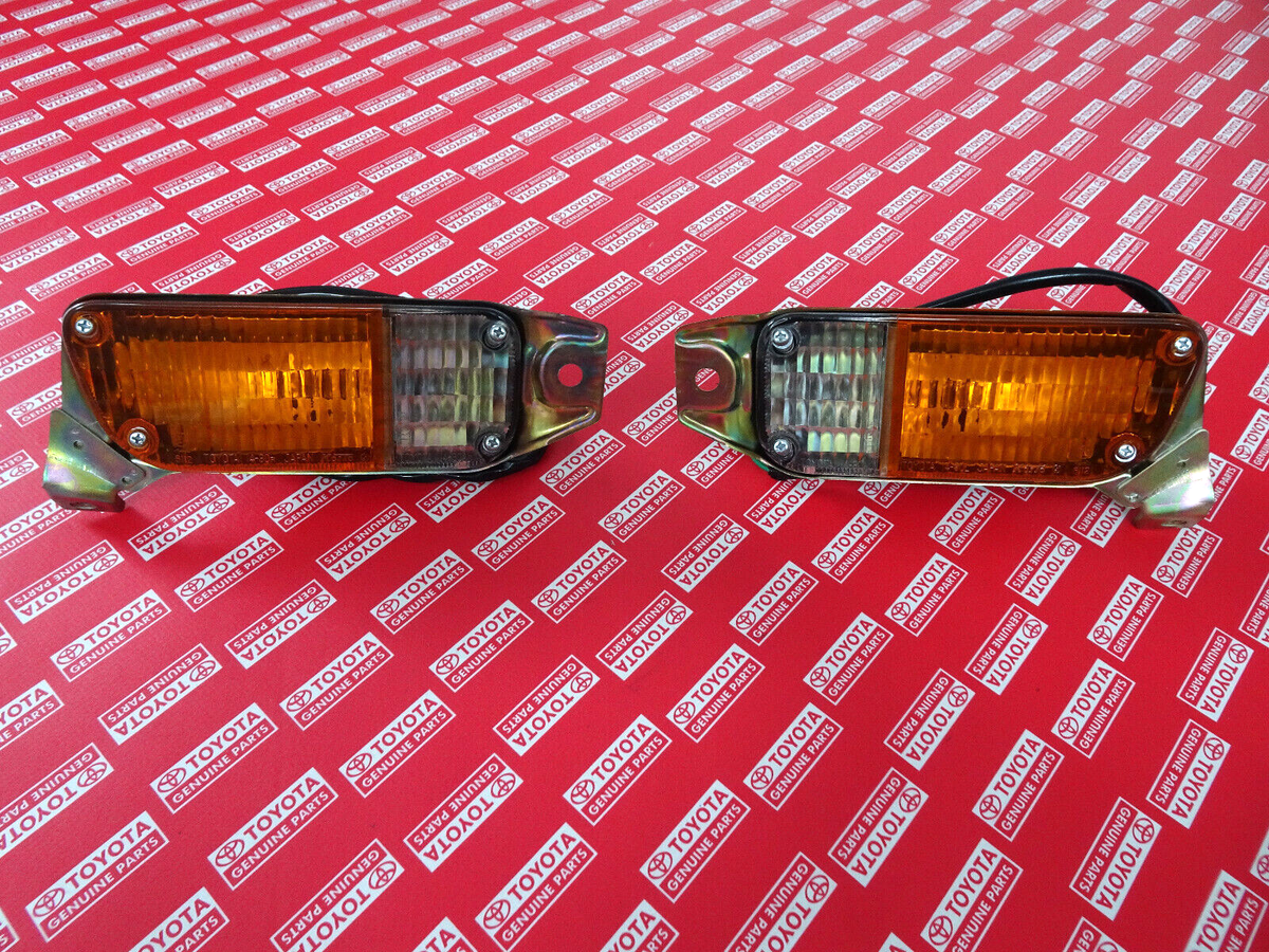 1972 1973 1974 1975 Toyota Carina TA12 Sedan Front Signal Lamps