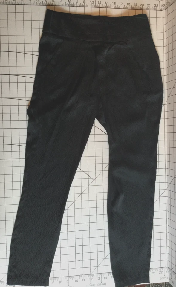 *Alto Hippie* Pantalones de vestir 100 % seda martillada negros asimétricos delanteros 0 XS