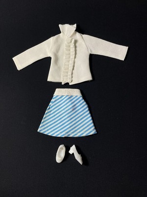 Sindy blau weiß gestreifter Minirock 1973 Schuhe + markenlose Bluse passt 12'' Puppe