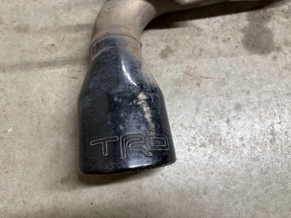 Escape de acero inoxidable 4Runner Trd Pro 2010-2024 Foto 2 de 4