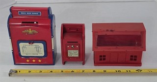 X 209 VINTAGE 1950/60'S COIN BANKS PLASTIC BARN & TIN MAILBOX BANKS