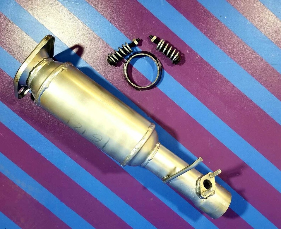 Fits 1999 2000 2001 2002 2003 Lexus RX300 3.0L V6 Y Pipe Catalytic Converter Set