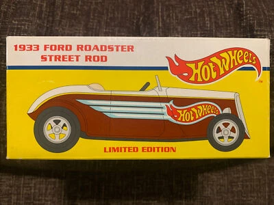 HOT WHEELS 1933 FORD ROADSTER COIN BANK MINT IN BOX 1/25th SCALE FREE SHIPPING - Image 1 of 3
