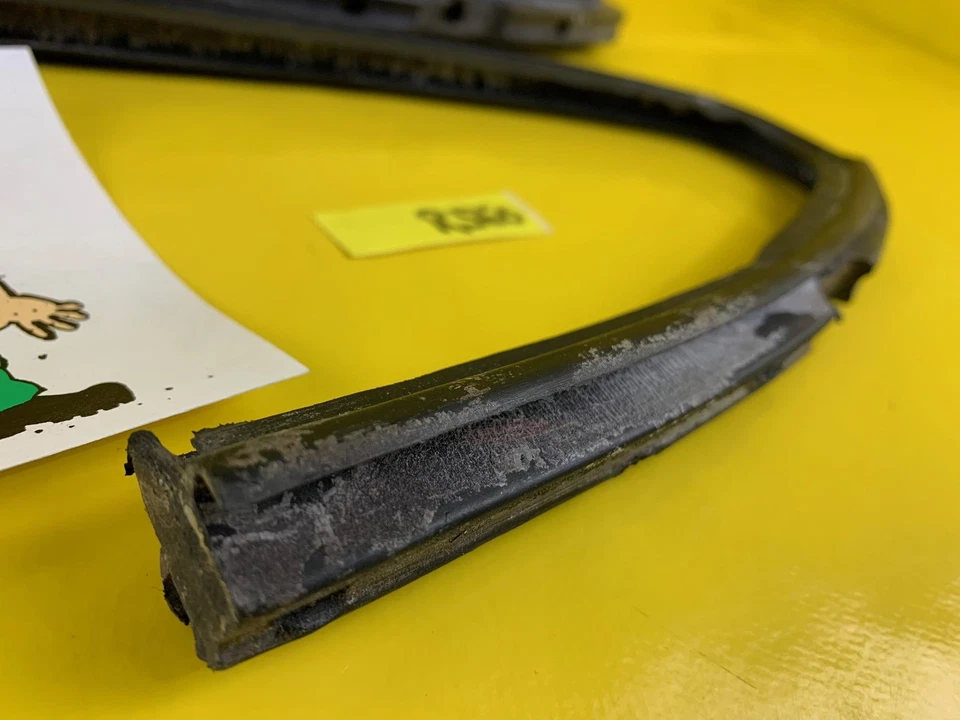 Nuevo ORG OPEL Olympia Record 53-57 Triángulo Ventana Sello Puerta Goma Nuevo de Lote Antiguo Foto 3 de 4