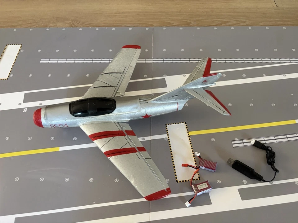 E-flite Ultra-Micro UMX MiG-15 Micro Ducted Fan Bind-N-Fly Jet With 2 Batteries - Bild 1 von 4