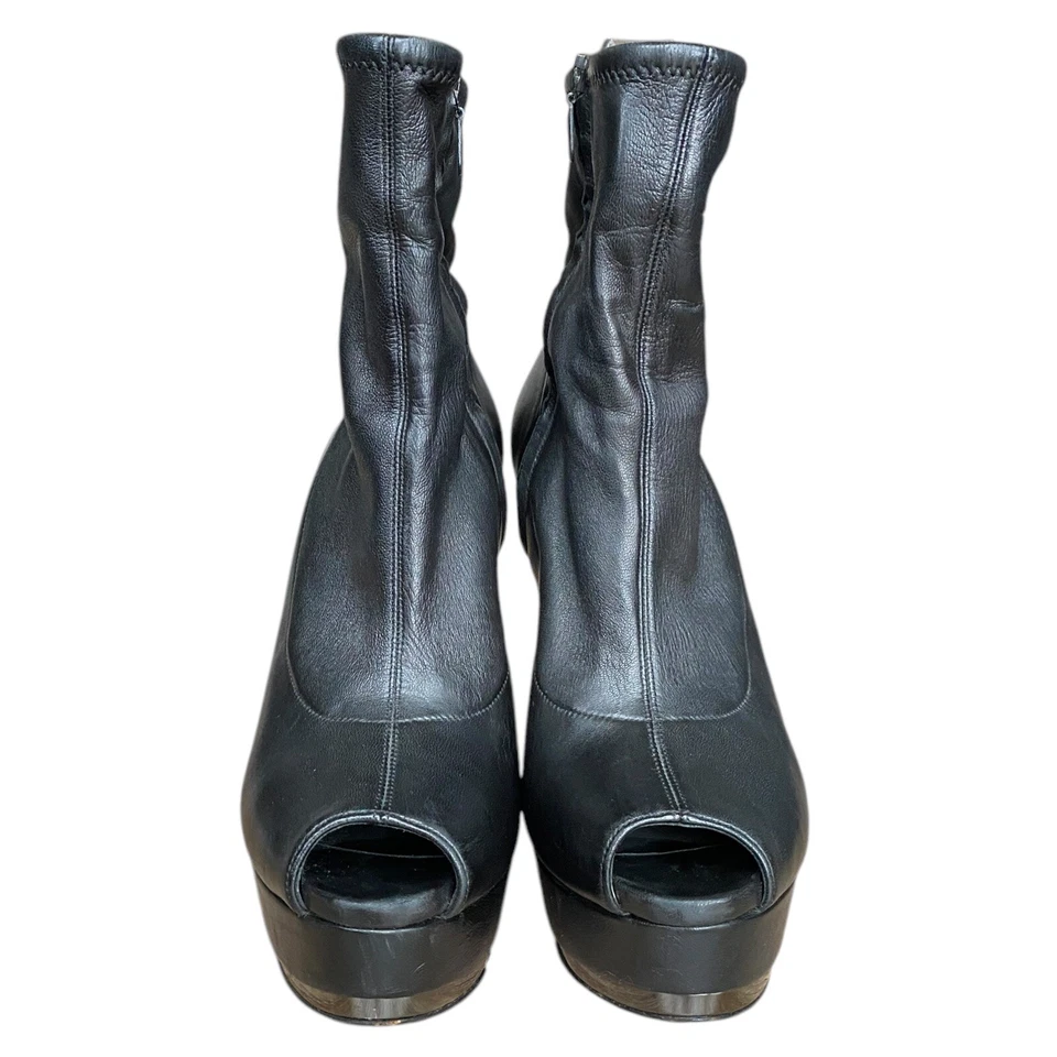 Botas de tornozelo plataforma peep toe couro de cordeiro preto GUCCI, tamanho 37 - Imagem 4 de 4