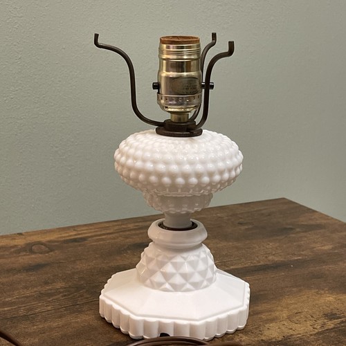 Hobnail White Milk Glass Bedside Lamp No Shade Cottage Shabby Chic Vintage MCM - Picture 7 of 9