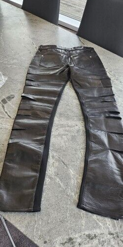 Pantaloni pantaloni pelle Yves Saint Laurent YSL passerella Cara Delevigne nuovi