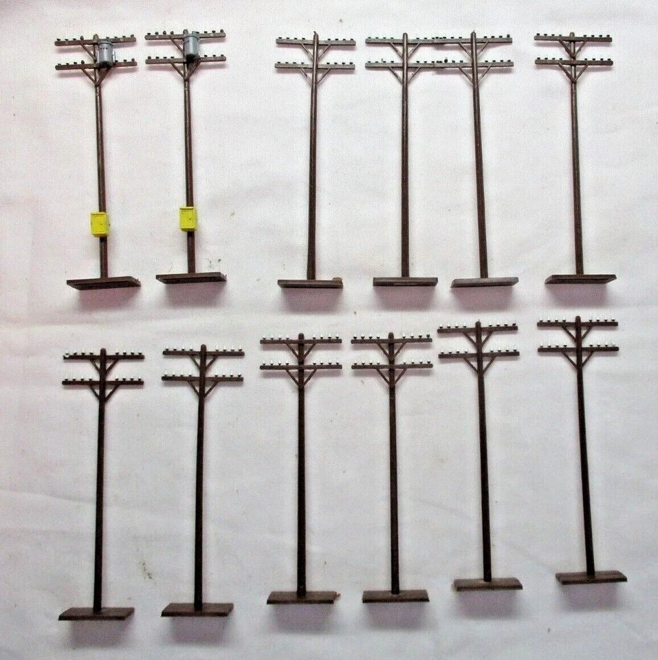 AHM HO Accessories 5610 5611 Assorted Railroad Signals Signs Telephone Poles Vtg - Image 4 of 4