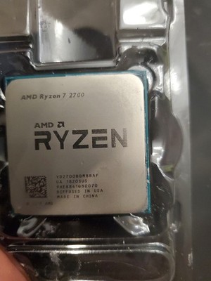 AMD Ryzen 7 2700X Processor (4.3 GHz, 8 Core, Socket AM4) - YD270XBGAFBOX