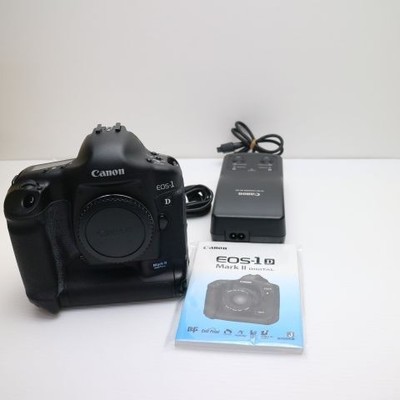 CANON EOS 1D MARK II PROFESSIONAL. DIGITAL SLR CAMERA BODY WITH ACCESSORIES.