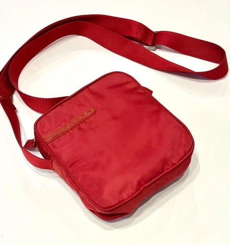 Sac à bandoulière PRADA nylon authentique rouge moyen femme Italie 116252