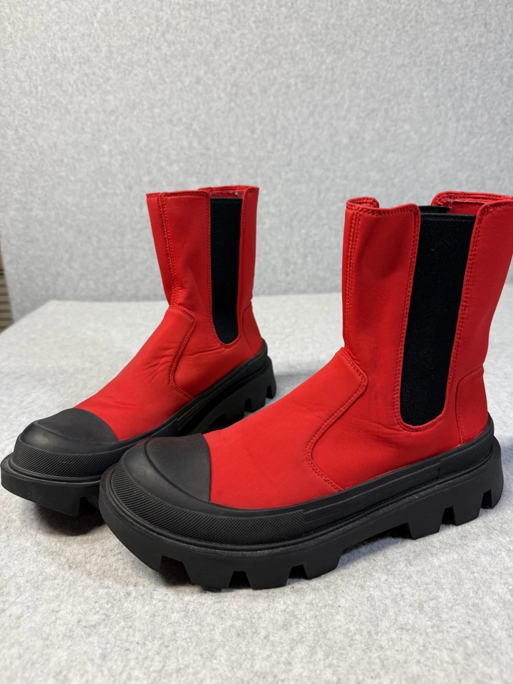 Jeffrey Campbell Boots Womens Size 8.5 Platform Chunky Sole Chelsea Ankle Bootie - Image 2 of 4