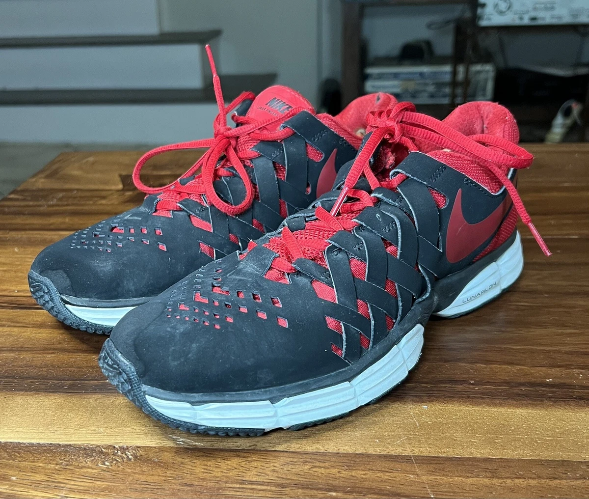 Nike lunar hotsell fingertrap red