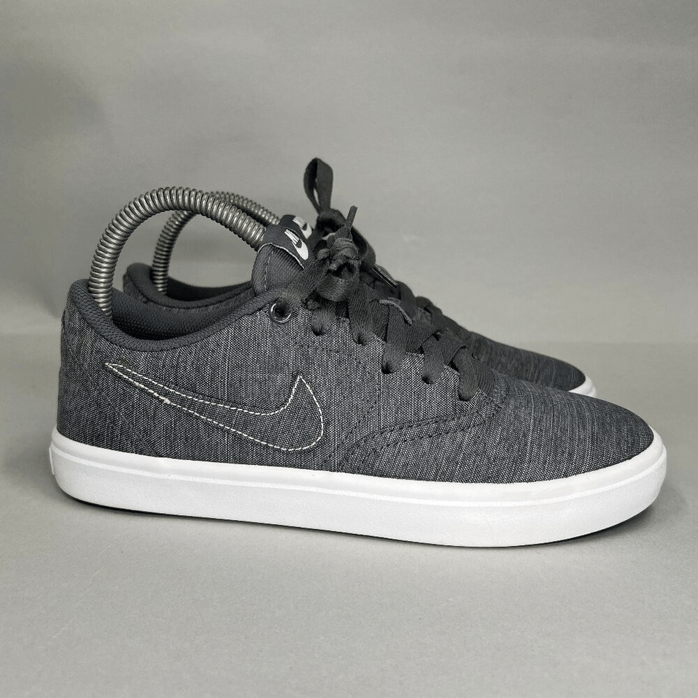 Nike SB Women's Size Check Low Top Sneakers