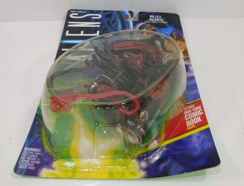 1992 Aliens Bull Alien with Face Hugger and Skull Ramming Action