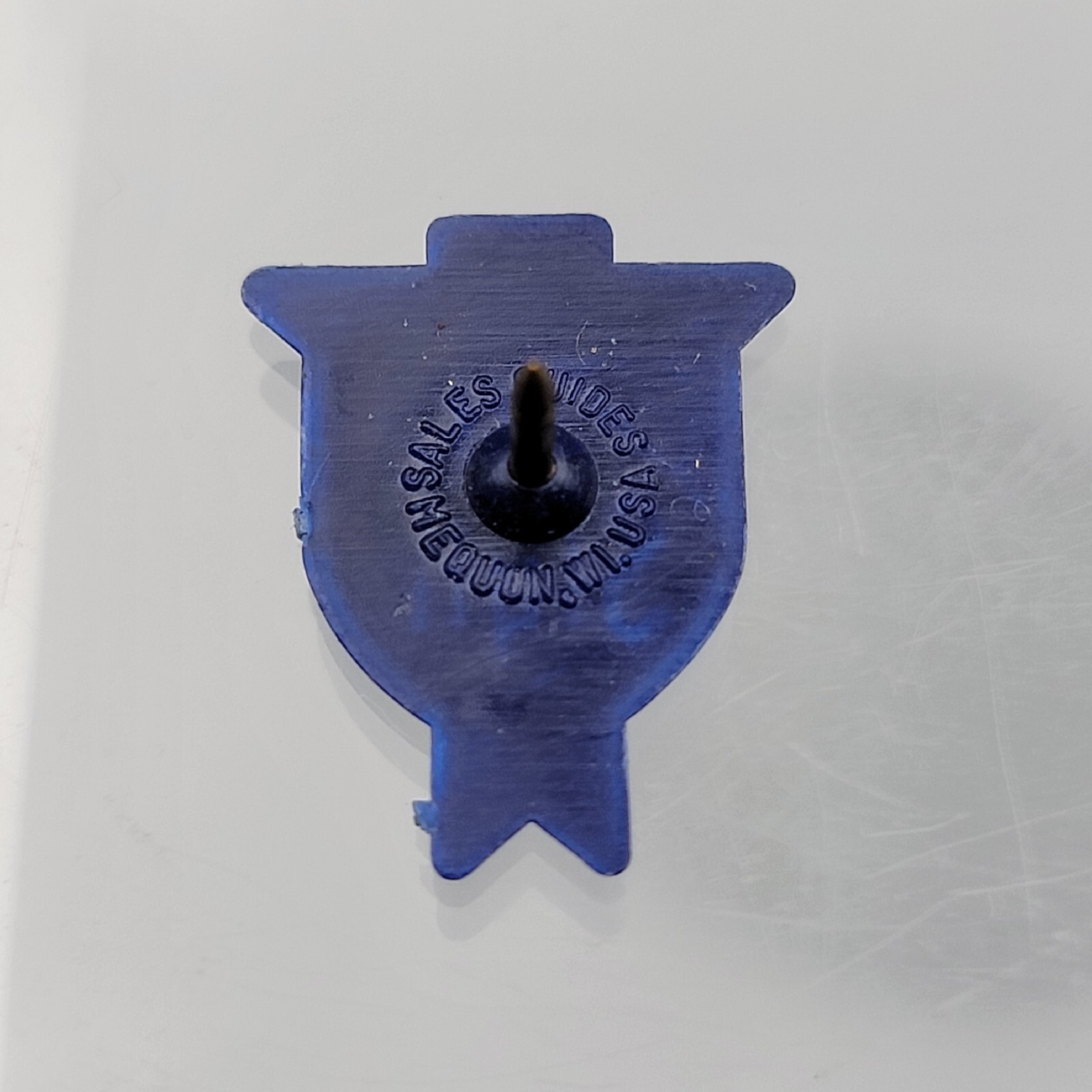 VTG Heilemans Old Style Beer Pin Button Hat Lapel Vest Alcohol Logo Blue Plastic