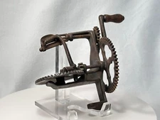 Antique LOCKEY & HOWLAND 1856 CAST IRON TURNTABLE APPLE FRUIT PARER PEELER