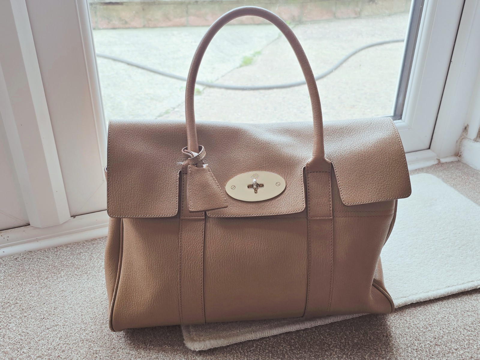 Mulberry Bayswater Leather Large Bag Tan Colour used and in good condition