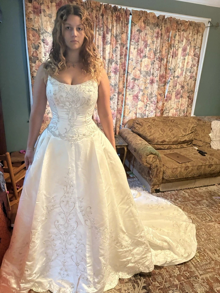 JASMINE HAUTE COUTURE BEADED RHINESTONE WEDDING DRESS Size 12 - Image 2 of 4