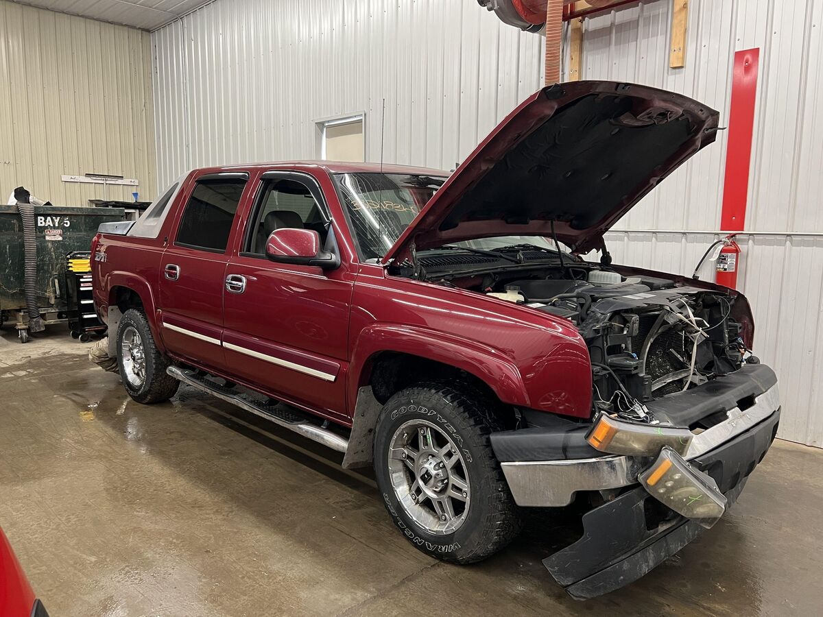 2003-2006 Chevy Avalanche 1500 Passenger Right Front Door 2003-2006 Chevy Avalanche 1500 Passenger Right Front Door