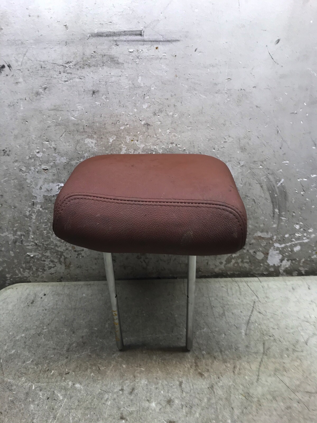 14 15 16 17 Maserati Quattroporte Rear Center Headrest Cushion